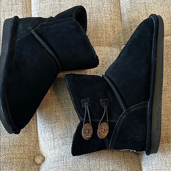 BearPaw Shoes - BEAR PAWS WOMENS BUTTON FLAT BLACK SUEDE UPPER ROSY SNOW BOOTIES SZ 10